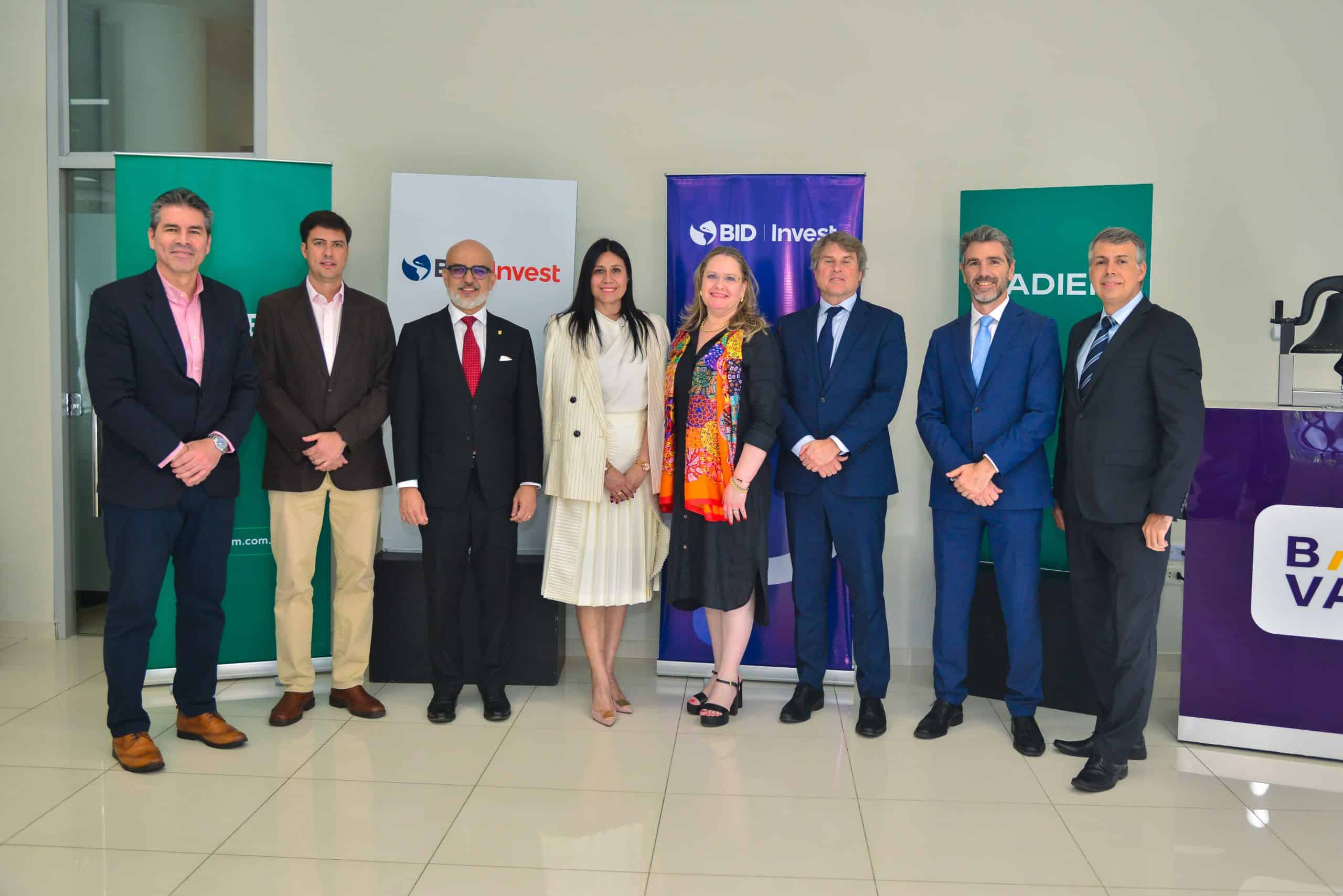 BID Invest y ueno bank se unen para impulsar la inclusión financiera en Paraguay